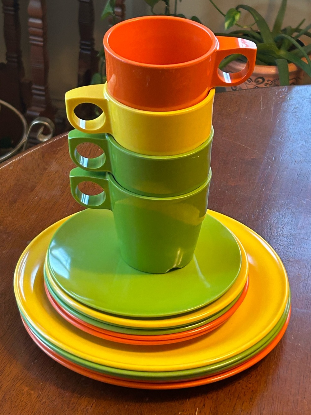 Fun & Funky Retro Camping Dishes — 15 Pieces - Picture 2 of 8